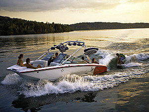 Wakesurfing 